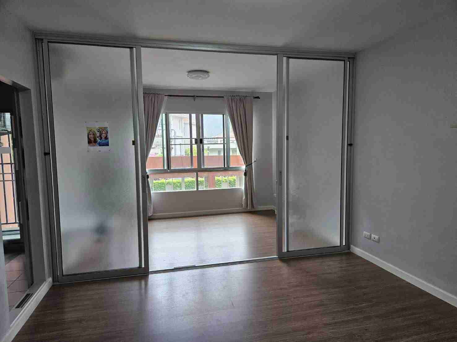 1697010062578 - condo living room