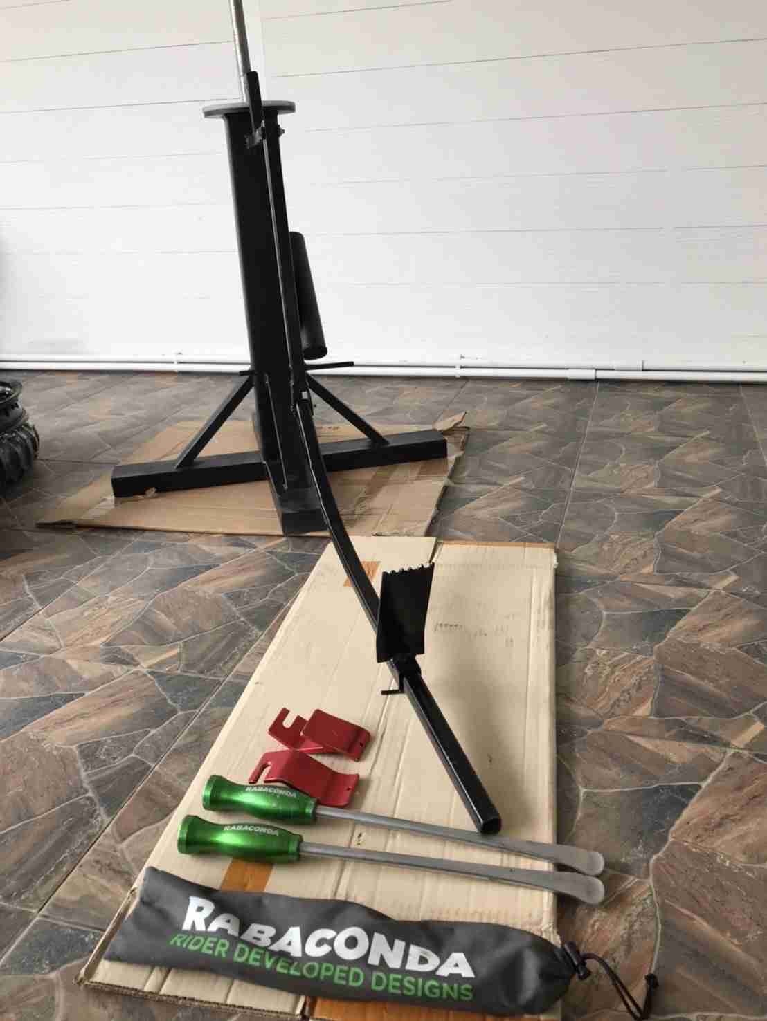 Tire Stand & Tools