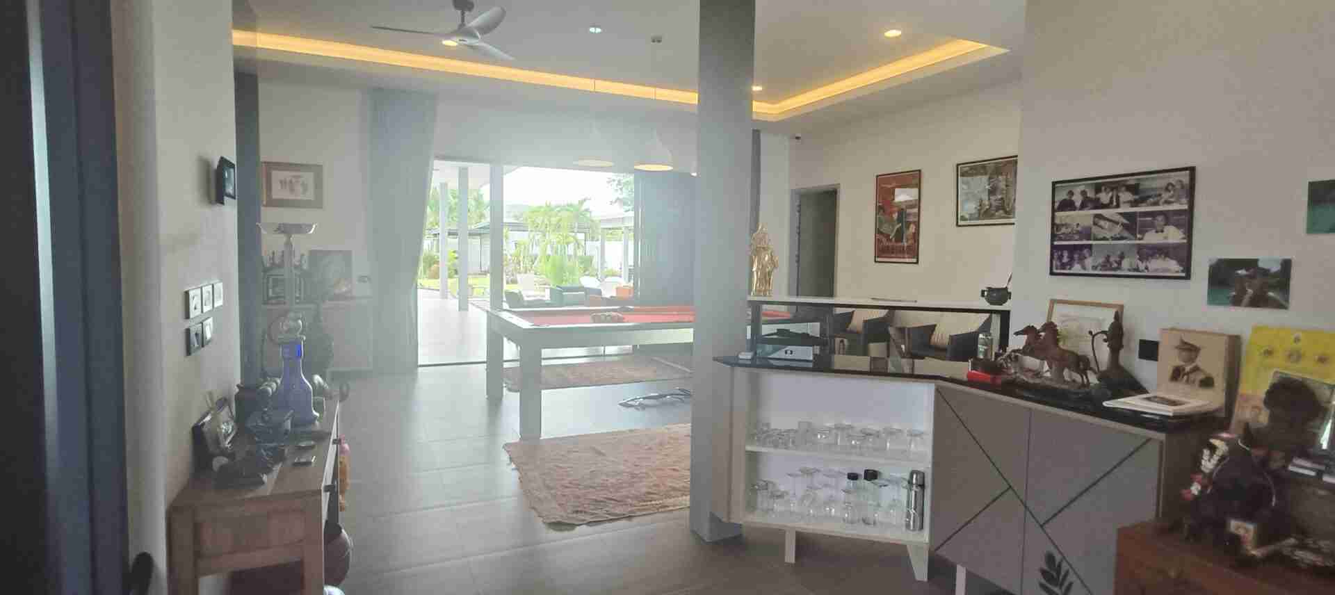 bar