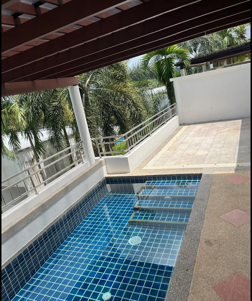 Pool without deck
