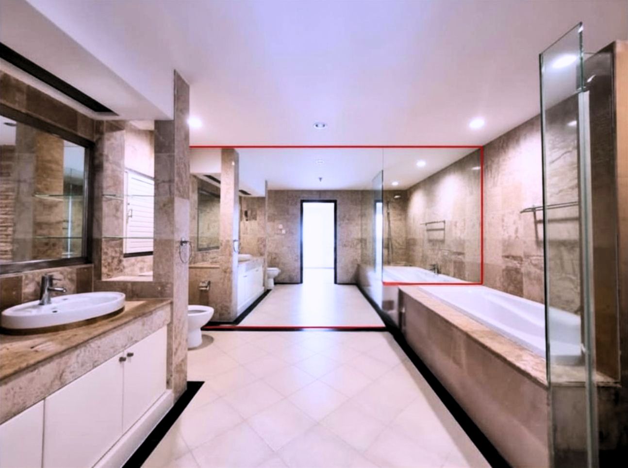 Main bathroom with big mirror on the wall