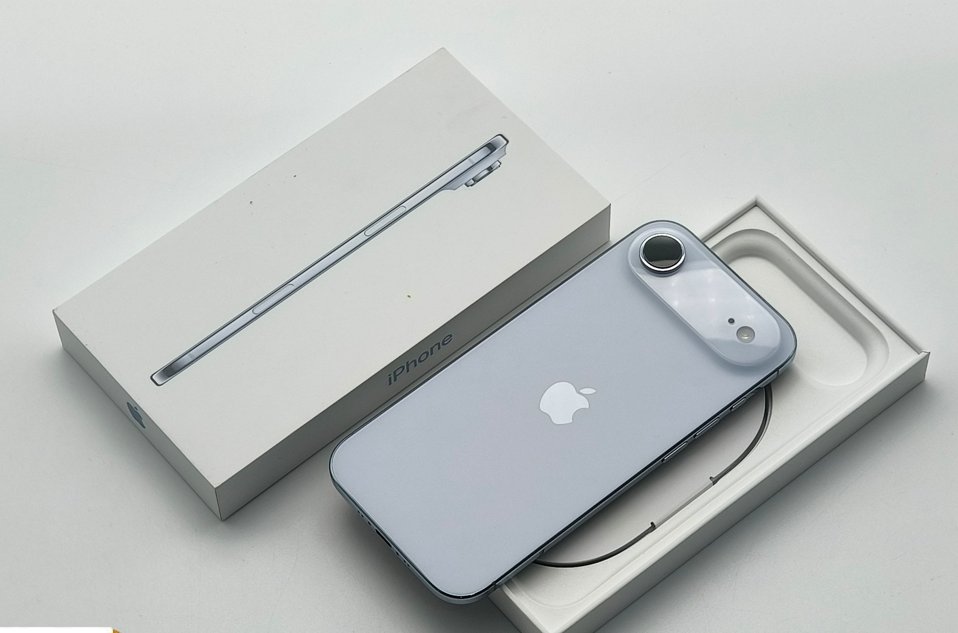 1iPhone (11)