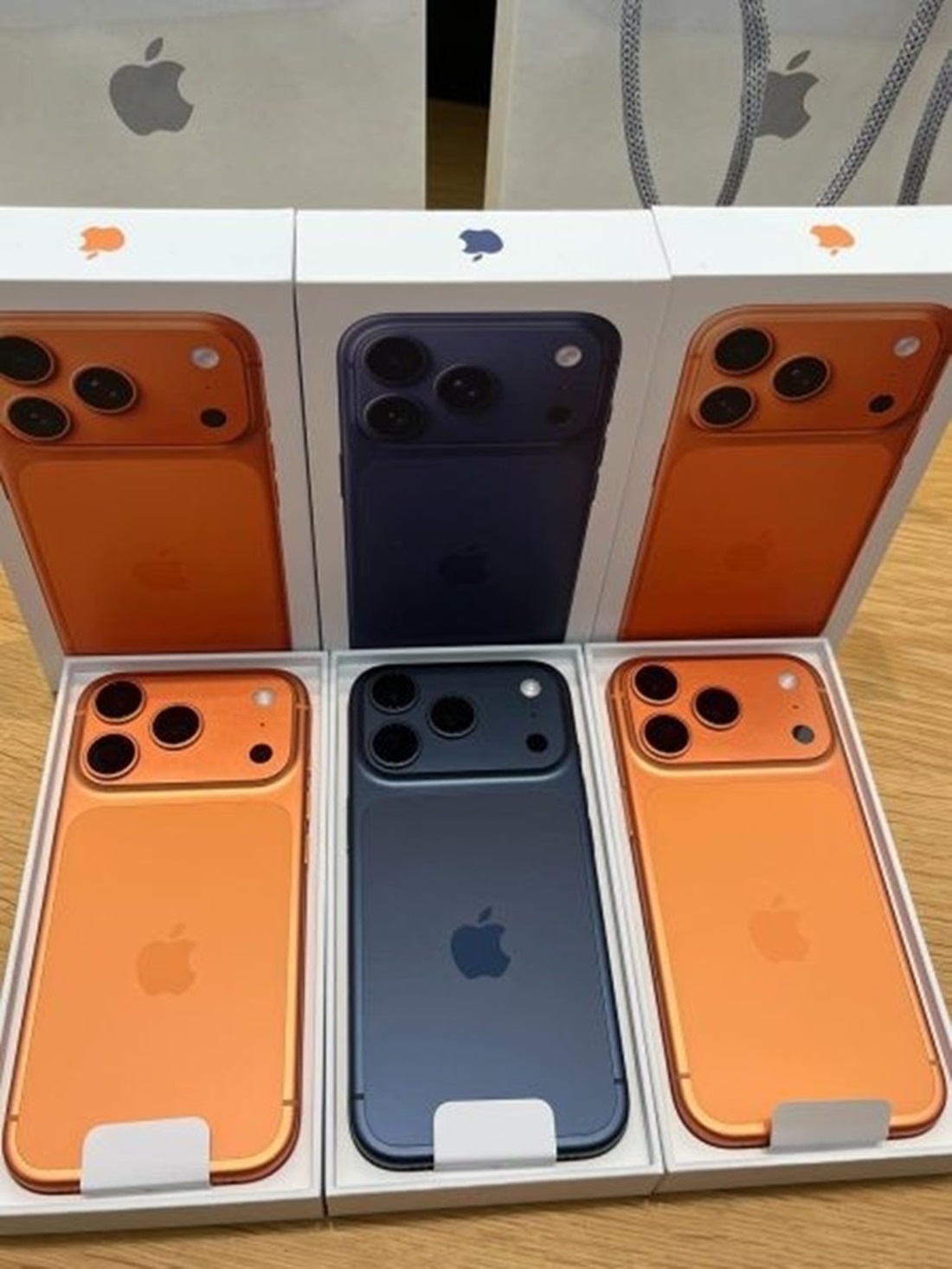 1iPhone (9) - Copy - Copy